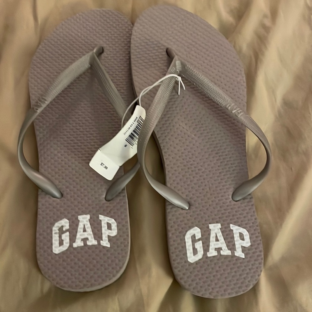 NWT grey GAP flip flops